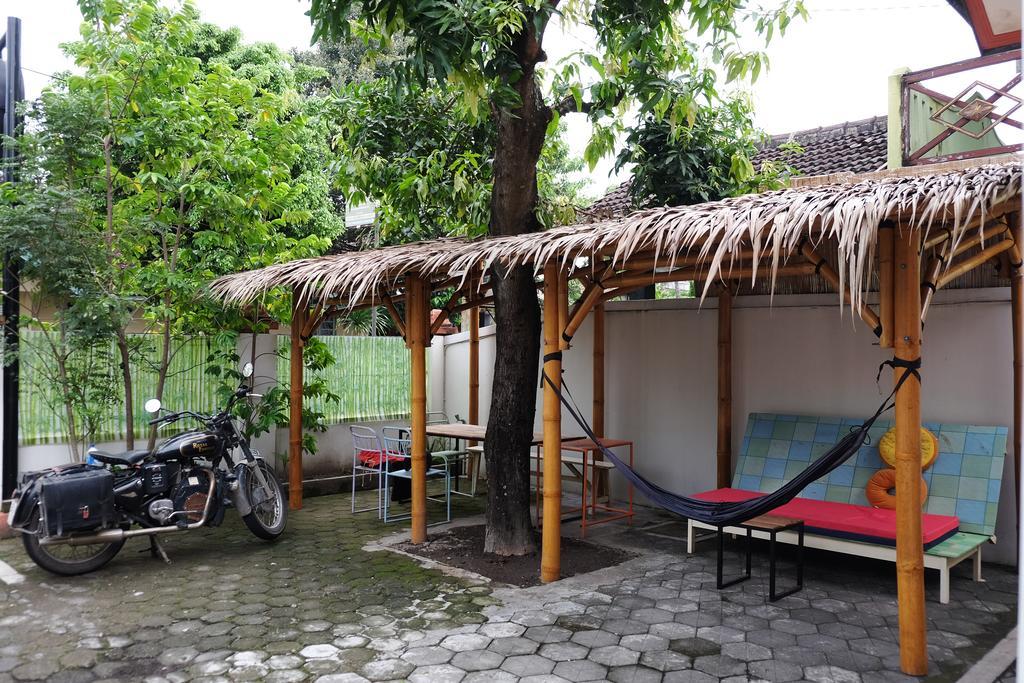 Hoz Bed & Breakfast Yogyakarta Exteriör bild