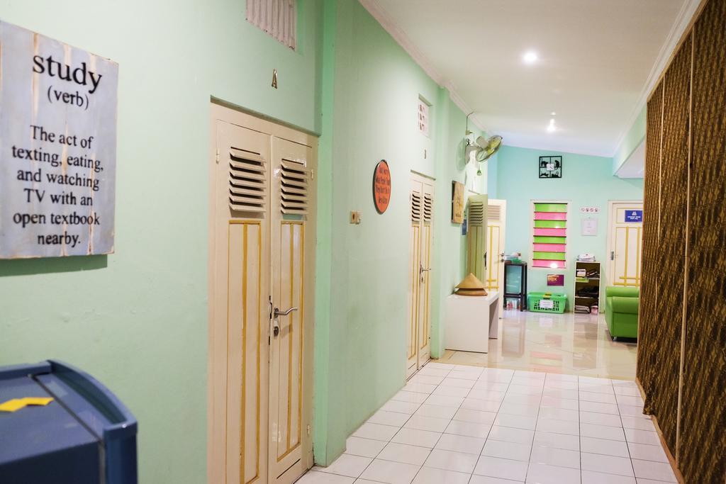 Hoz Bed & Breakfast Yogyakarta Exteriör bild