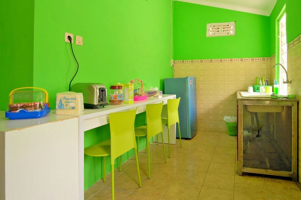 Hoz Bed & Breakfast Yogyakarta Exteriör bild