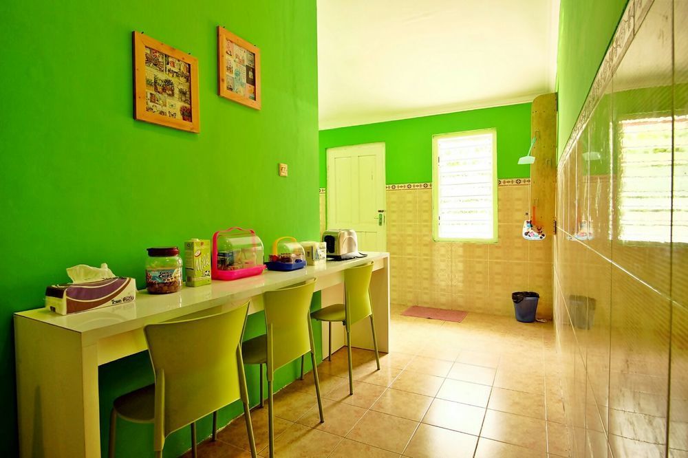 Hoz Bed & Breakfast Yogyakarta Exteriör bild